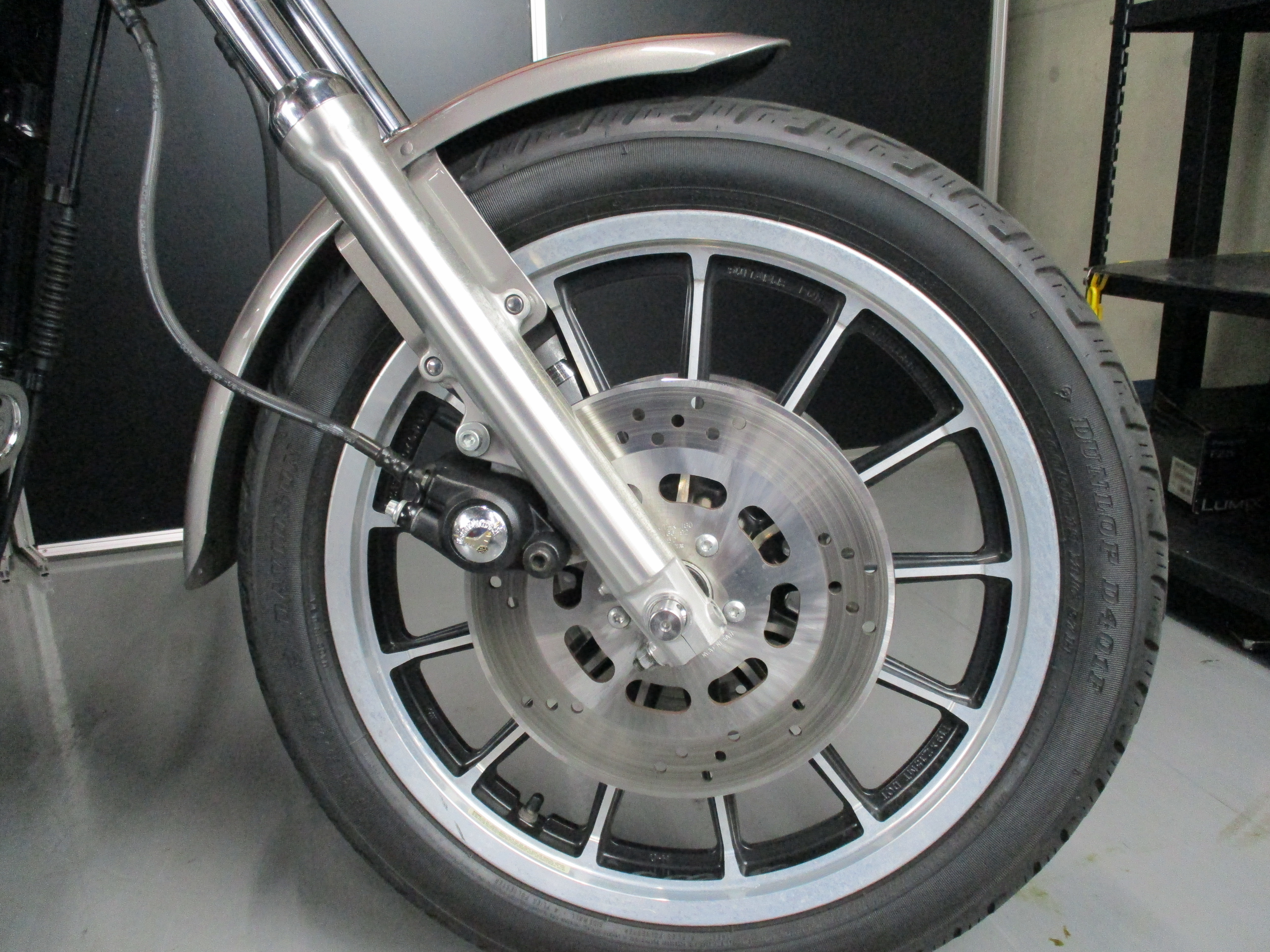 ダイナローライダー FXDL ホイール フロント（LOW RIDER